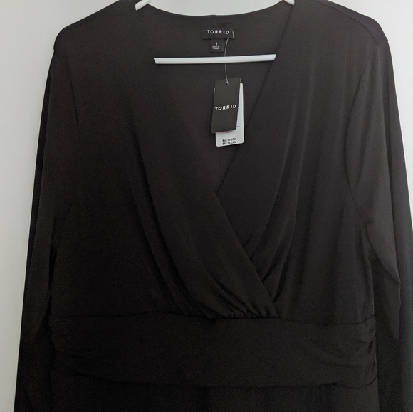 Torrid twist front dress - Picture 2 of 2